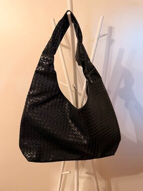 Black Woven Hobo Shoulder Bag - Women